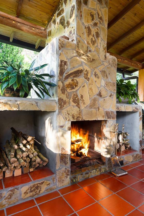 Вилла La Casa De Piedra Гуатапе Экстерьер фото
