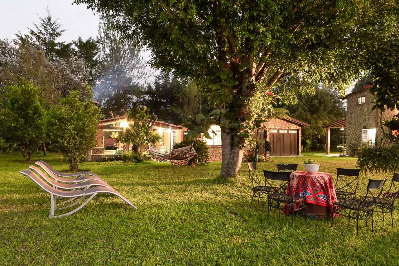 Вилла La Casa De Piedra Гуатапе Экстерьер фото